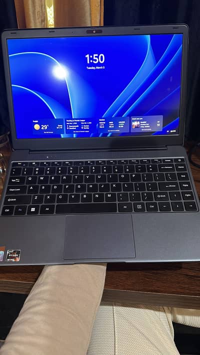 Boxpack Amd ryzen 5 7430U 8gb ram 256gb hard 10/10