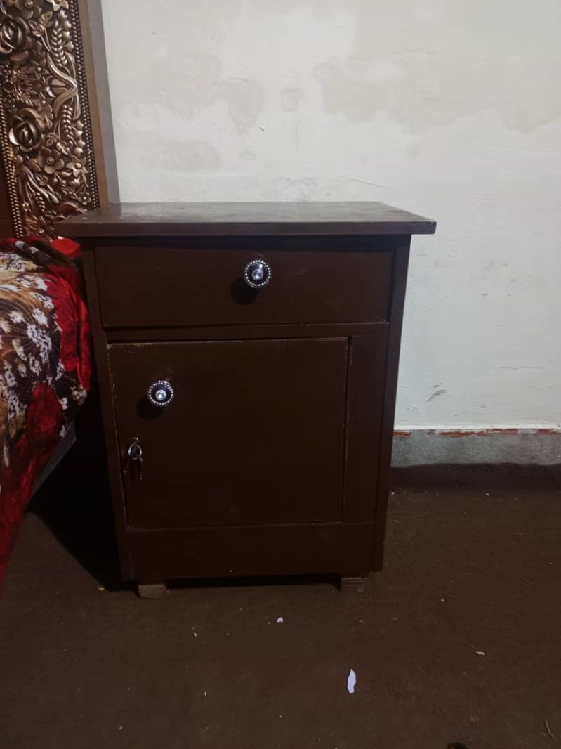 bed with side tables 2