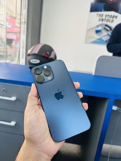 15 PRO MAX with Box and Cable 84 Battery Health 9/10 Condition