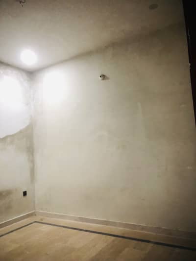 3.5 merla lower portion for rent with gas