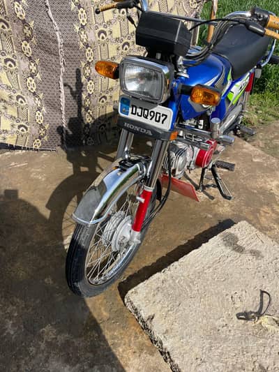 honda cd 70 2025 model conditions  good  10.10  reg islambad  blue col