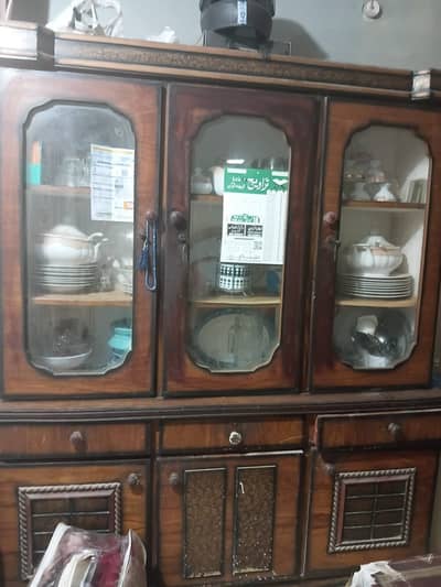 6 month used ( Showcase+ Marble kitchen crockery set)