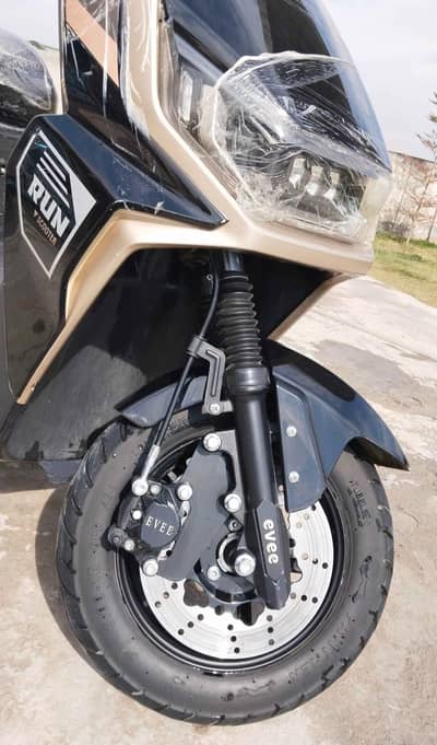 Scooty evee electric