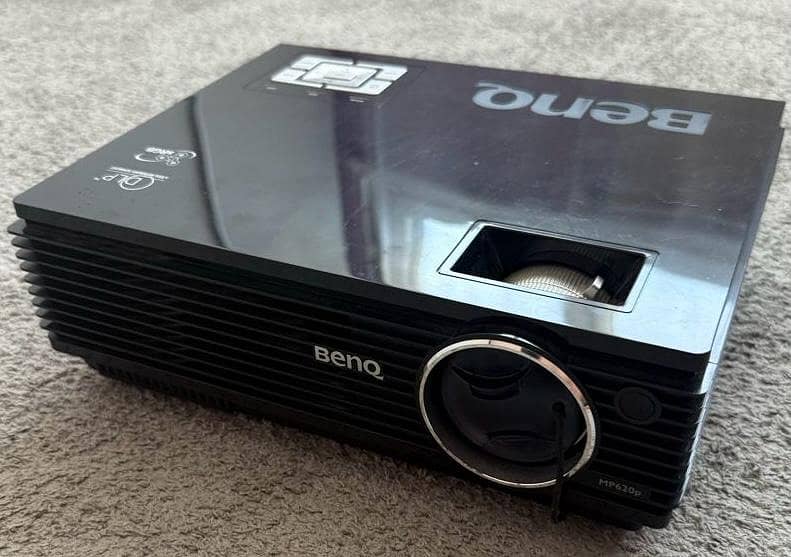 Multimedia Projector 1