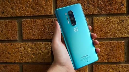 One plus 8, 10/10 condition only 1 miner line  price tkrebn final he