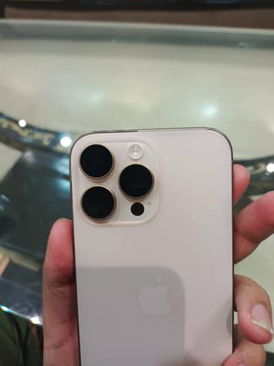 I phone 16 pro max box open