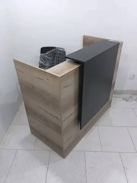 Reception Table/Counter 5