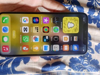 iphone X 64 Gb all okay just back minor crack