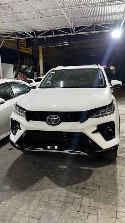 Toyota fortuner 2.7V petrol for sale