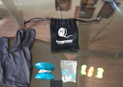 Magic K1 YoYo + Accessories (Pouch, Extra Bearing, Glove, 3 Strings)