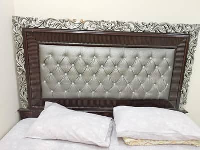 Bed set with Bed and Dressing table