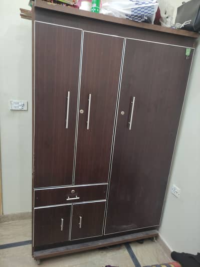 Wardrobe (safe almari) Good condition urgent for sale