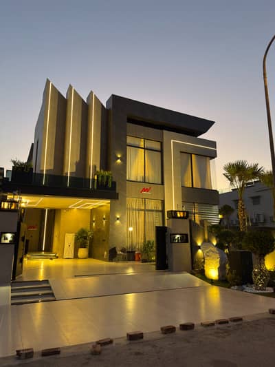 10 MARLA OUTCLASS LUXURY VILLA AVAILABLE FOR RENT IN DHA PHASE 9