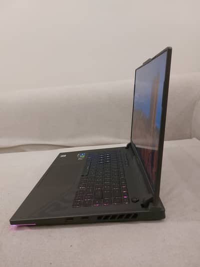 ASUS STRIX RTX 4060 i7-13650HX 1TB/16GB 2.5K/240HZ