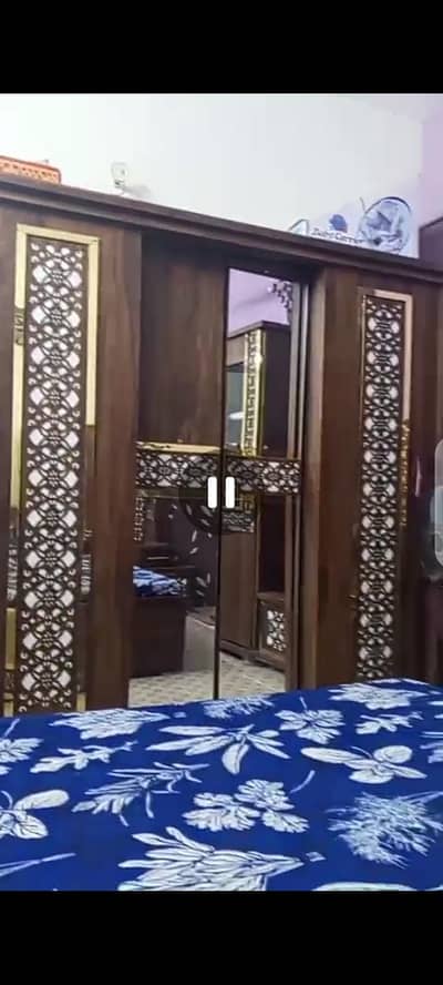 4 peice bedroom set  without mattress