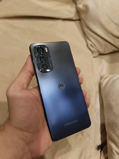 Motorola Edge 30 8GB 128GB 144HZ 1B DUAL SIM APPROVED NEW CONDITION