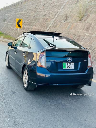 Toyota Prius 2011, top-of-the-line variant