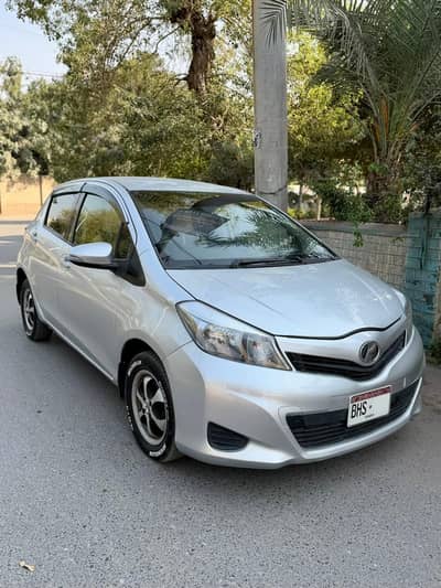 1st Owner 13/16 Toyota Vitz Genuine Car