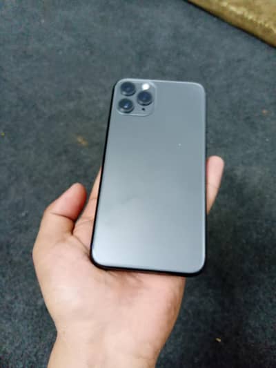iphone 11 pro non pta factory unlock  10/10 condition 4month sin work