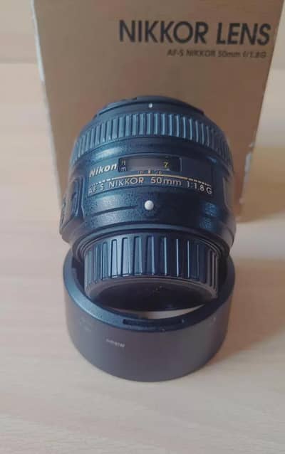 Nikon 50mm f/1.8G with box