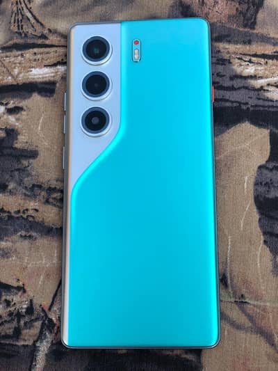 Tecno camon 40. pro 12+256+Box all accessories available