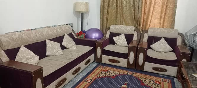 5 seater Sofa set with cushions