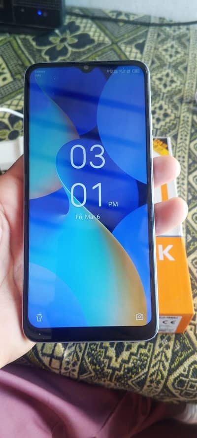 Tecno saprk 10c box chrgr 8/128