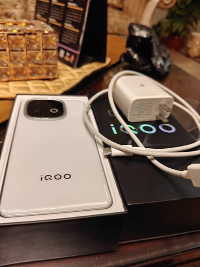 VIVO iqoo Z10 turbo White 12gb+12gb ram 256 rom