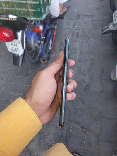 11 pro Max 256 gb pta approved 10/9