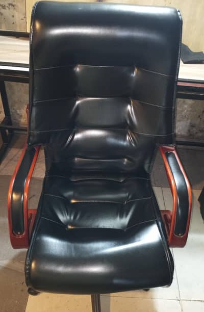 Office Chairs office table for sale urgent