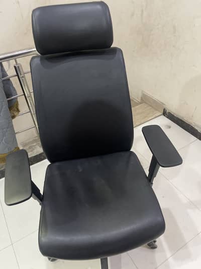 Slighty used moving rotating chair