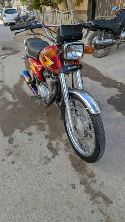 HONDA CG 125 RED COLOR KARACHI NUMBER
