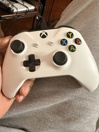 Xbox Series X/S Original Controller – White – Excellent Condition