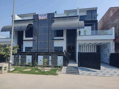 Your Dream Brand New 10 Marla House Is Available In Royal Orchard