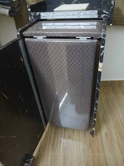 sale of foldind iron stand with drawrs