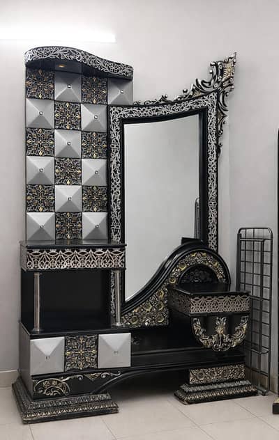 Luxury 3 cs Bedroom & Showcase Furniture Set – good Condition