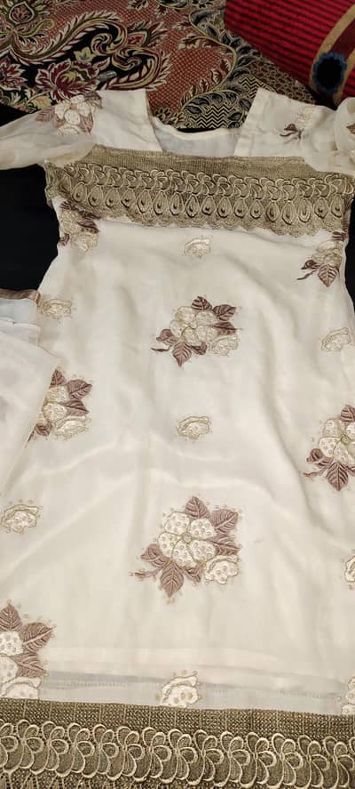 Preloved 3pc  Dress Available