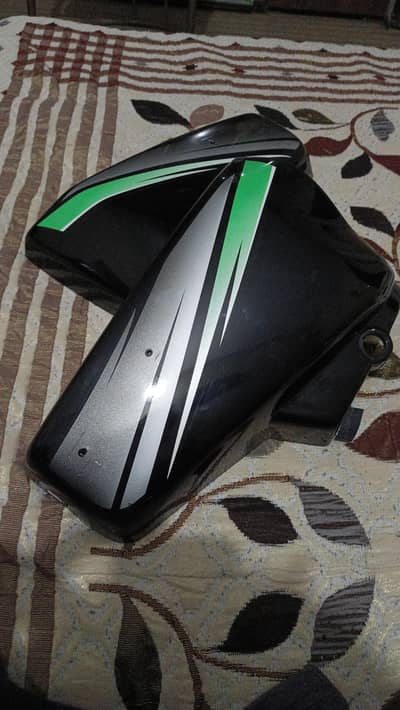 Honda CG125 Side Covers/ Tappay