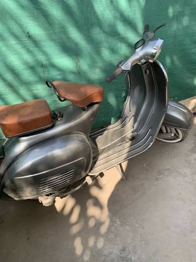 Piaggio Vespa Scooter Excellent Condition Low Millage Genuine Document