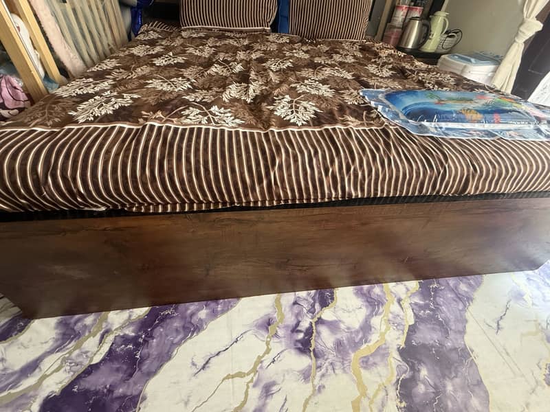 Bed 2 side table used 4