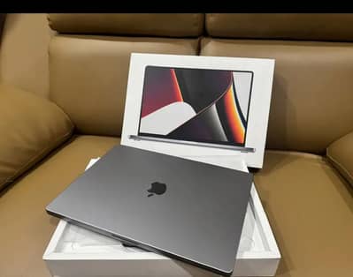 Apple MacBook pro 15inch 16gb 1tb model 2021