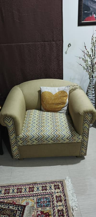 use sofa 2 pairs and neet and clean