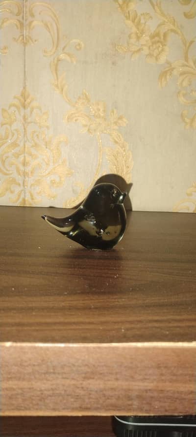 A best sparrow and very attractive showpiece to decorate your room