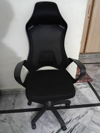 gaming chair and office chair