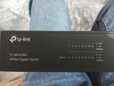 Tp-Link 16-Port Gigabit Desktop Rackmount Switch (TL-SG1016D) Like New
