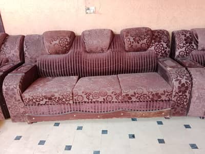 Beautiful Sofa Set Urgent for sale 3,2,1