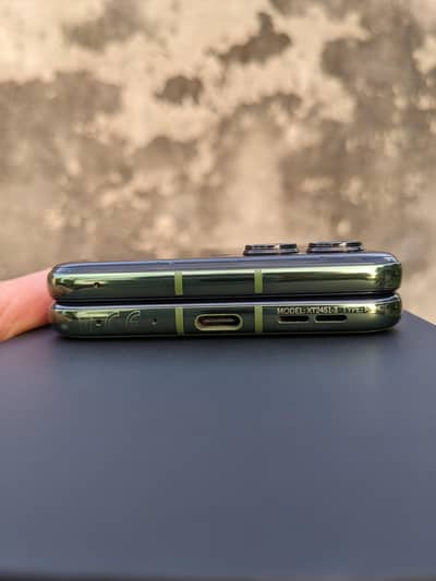 Moto razer 50 ultra 512 GB special edition