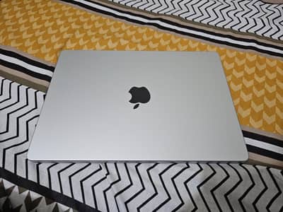 MACBOOK M4 PRO - 14 INCH - SCRATCHLESS, LIKE NEW CONDITION