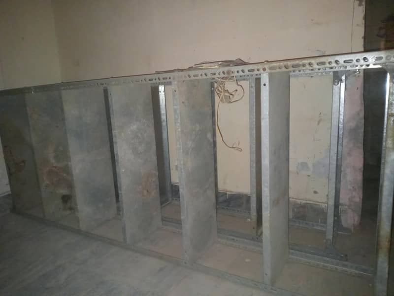 جست والے ریک برائے فروخت ھیں 2