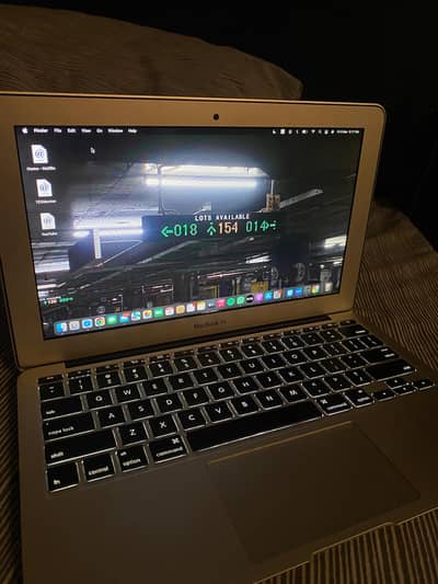 Apple Macbook Air 2015 - Core i7 5th Gen / 8GB Ram / 256 GB SSD